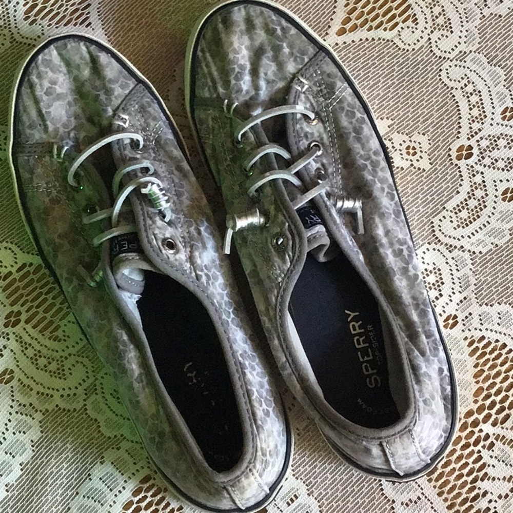Sperry rare snake skin silver leather shoe strings sneaker